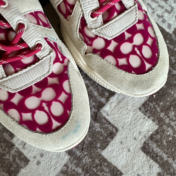 Hibiscus Coach Athletic Shoes - Picture 3 of 3